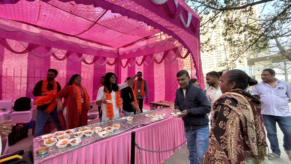 Young India Show Foundation volunteers coordinating on-ground food distribution drives in East Delhi